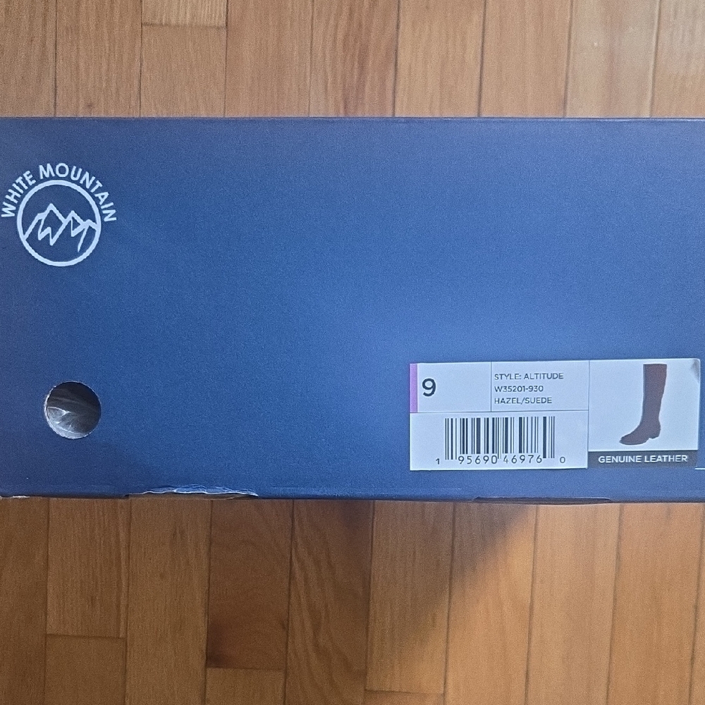 NEW IN BOX White Mountain Suede Boots